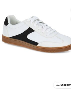 No boundaries White Leather Low-Top Sneaker with Black Accent and Gum Sole